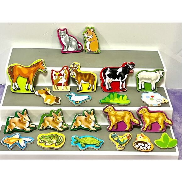 Melissa & Doug Magnetic Wooden Farm Animals (22 pcs) colors matching counting - Picture 1 of 4